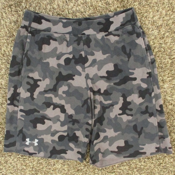 Under Armour Shorts Men's Medium Camo Black Gray Fleece Sweat Loose Fit Athletic - Picture 1 of 6